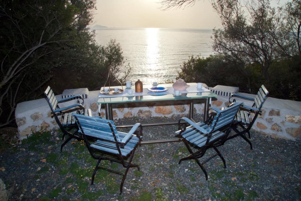 Aroura Homes 4Br Beachfront Villa Spétses Dış mekan fotoğraf
