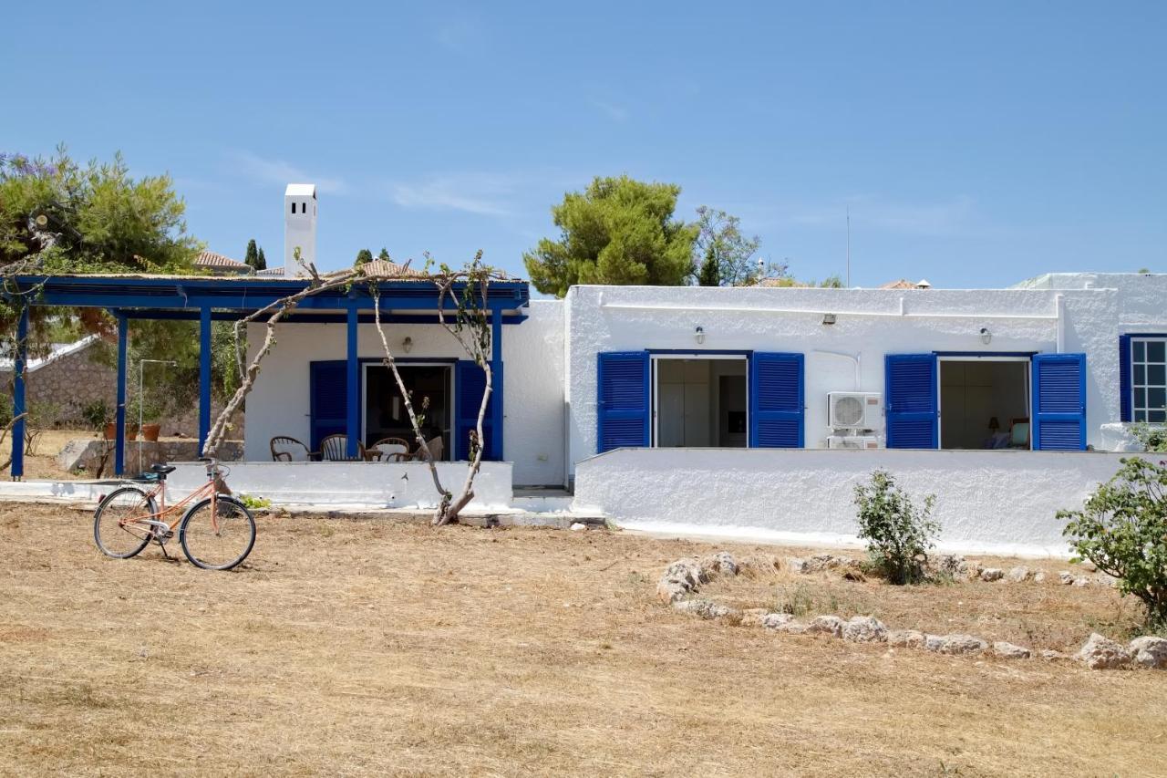 Aroura Homes 4Br Beachfront Villa Spétses Dış mekan fotoğraf