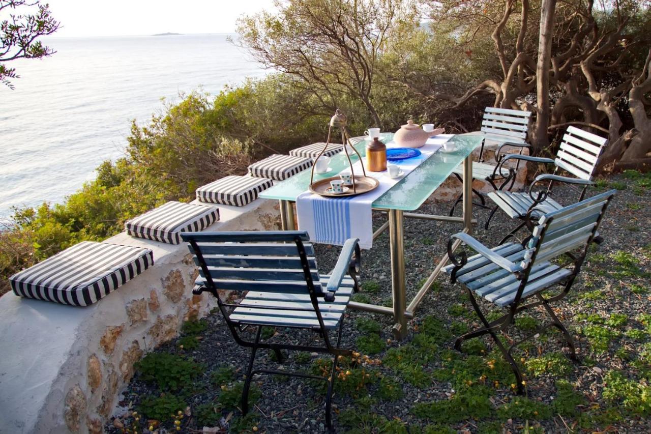Aroura Homes 4Br Beachfront Villa Spétses Dış mekan fotoğraf