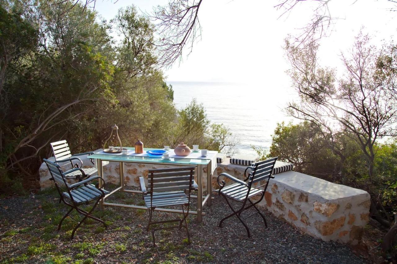 Aroura Homes 4Br Beachfront Villa Spétses Dış mekan fotoğraf