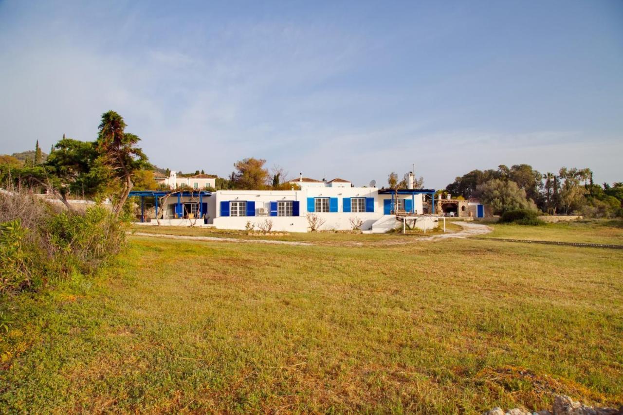 Aroura Homes 4Br Beachfront Villa Spétses Dış mekan fotoğraf