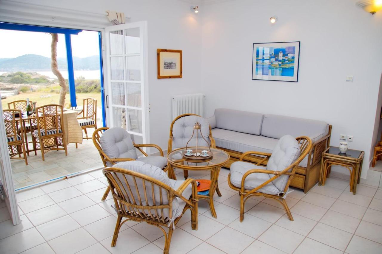 Aroura Homes 4Br Beachfront Villa Spétses Dış mekan fotoğraf