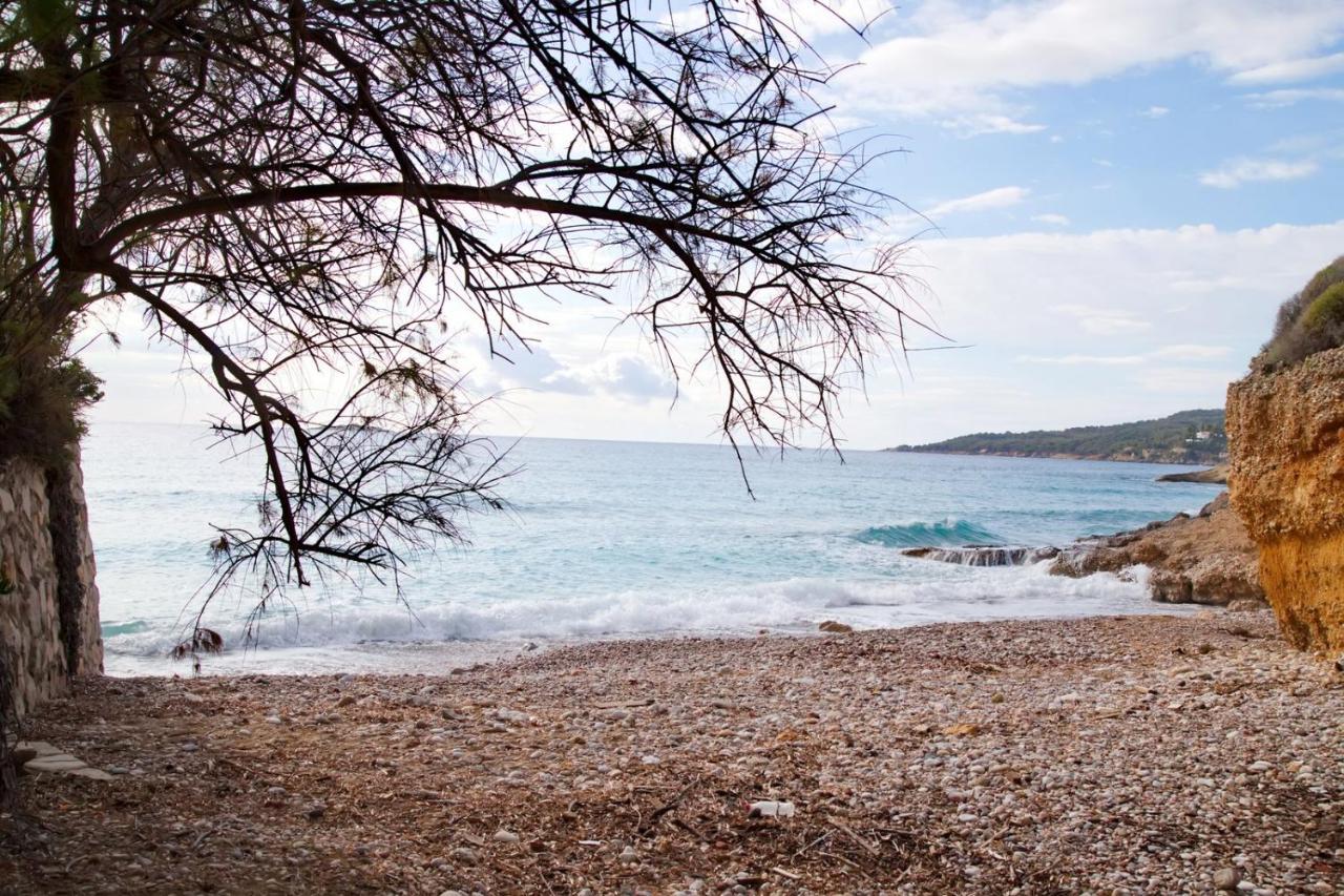 Aroura Homes 4Br Beachfront Villa Spétses Dış mekan fotoğraf