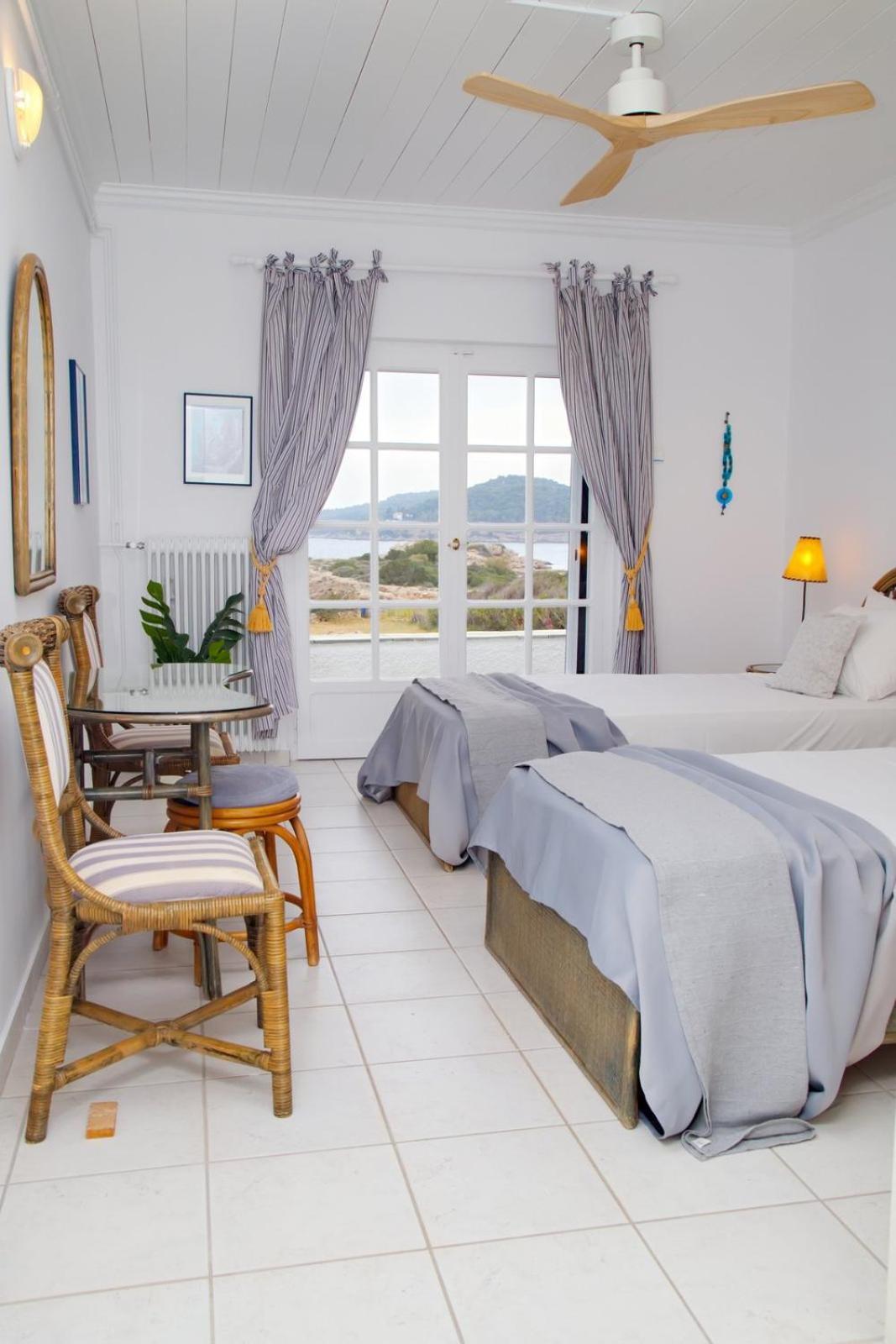 Aroura Homes 4Br Beachfront Villa Spétses Dış mekan fotoğraf