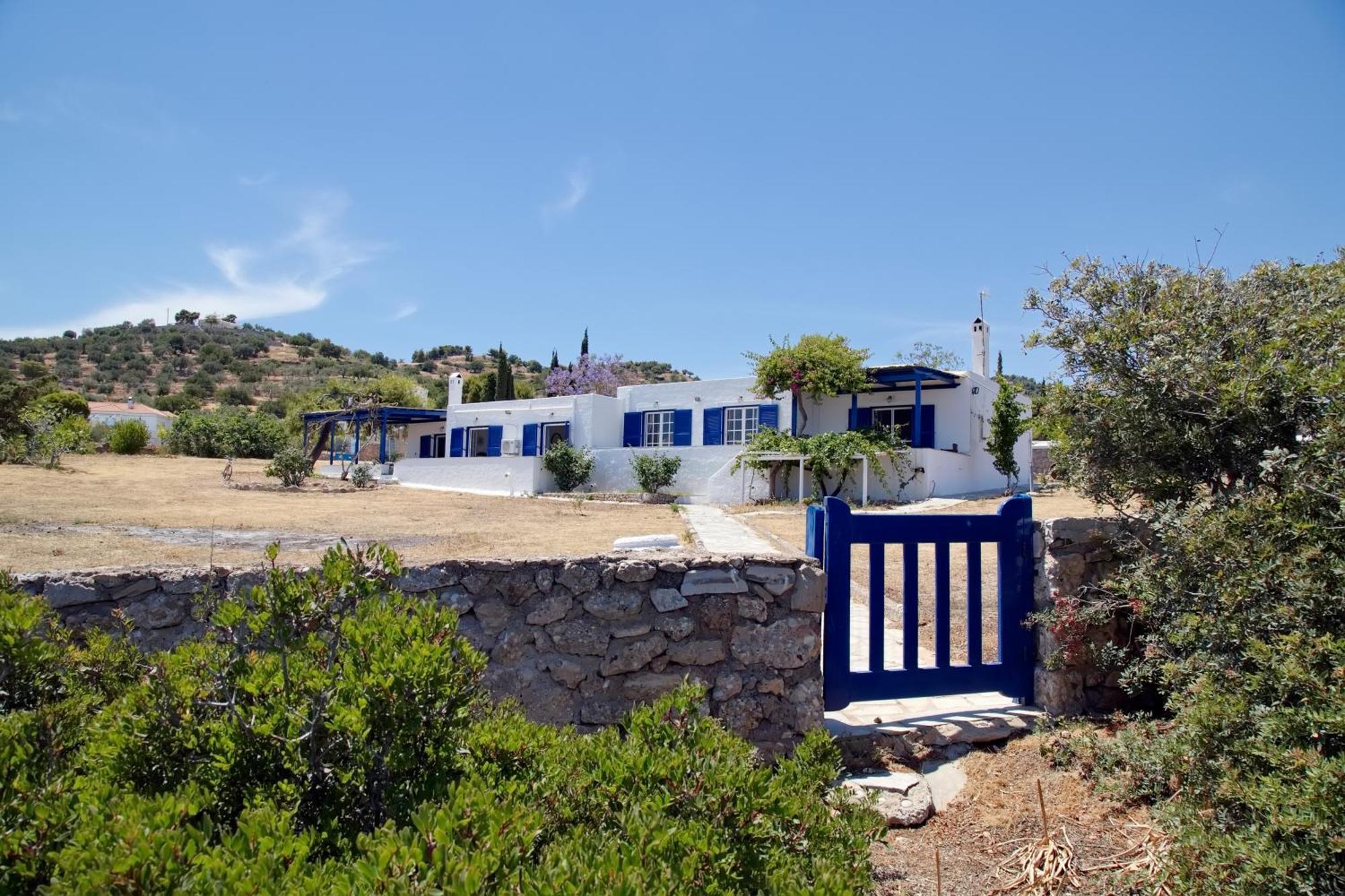 Aroura Homes 4Br Beachfront Villa Spétses Dış mekan fotoğraf